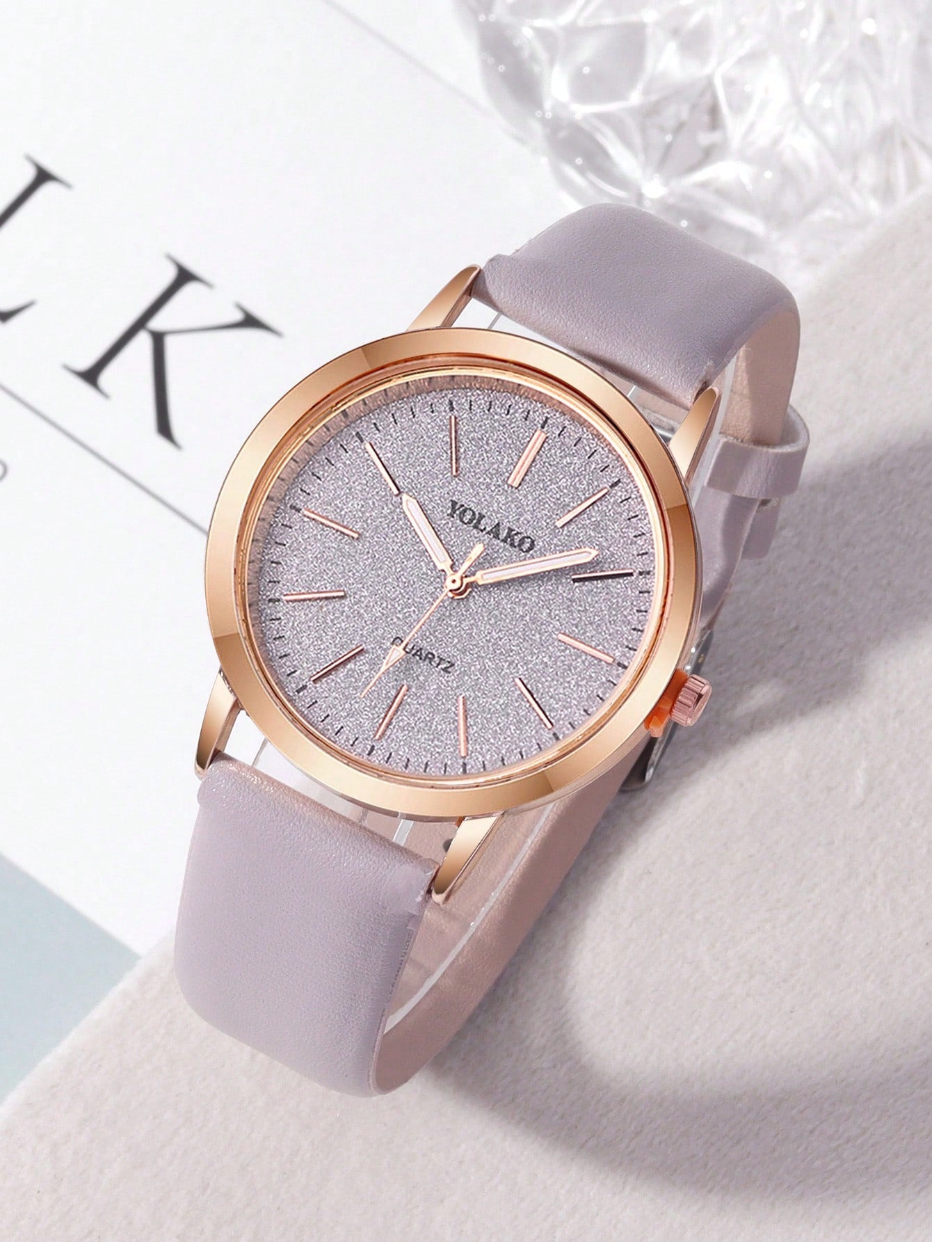 The 1Pc Watch Is a Fashionable and Comfortable PU Belt for Women, a Quartz Watch for Men and Women, and a Casual Student Watch Suitable for Parties, Festivals, Parties, Weddings, and Daily Wear. It Is the Best Gift for Women during the Back to School Season, Graduation Season, and Thanksgiving.